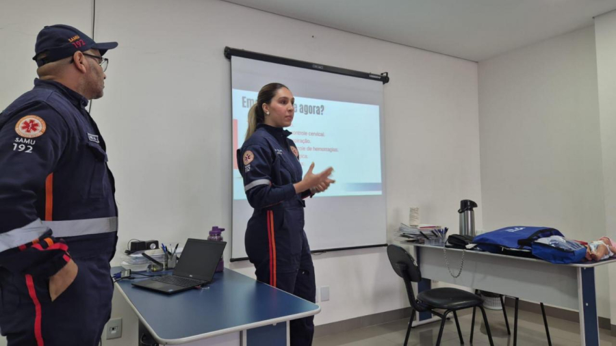 Médicos da rede municipal participam de treinamento com foco no suporte avançado de vida
