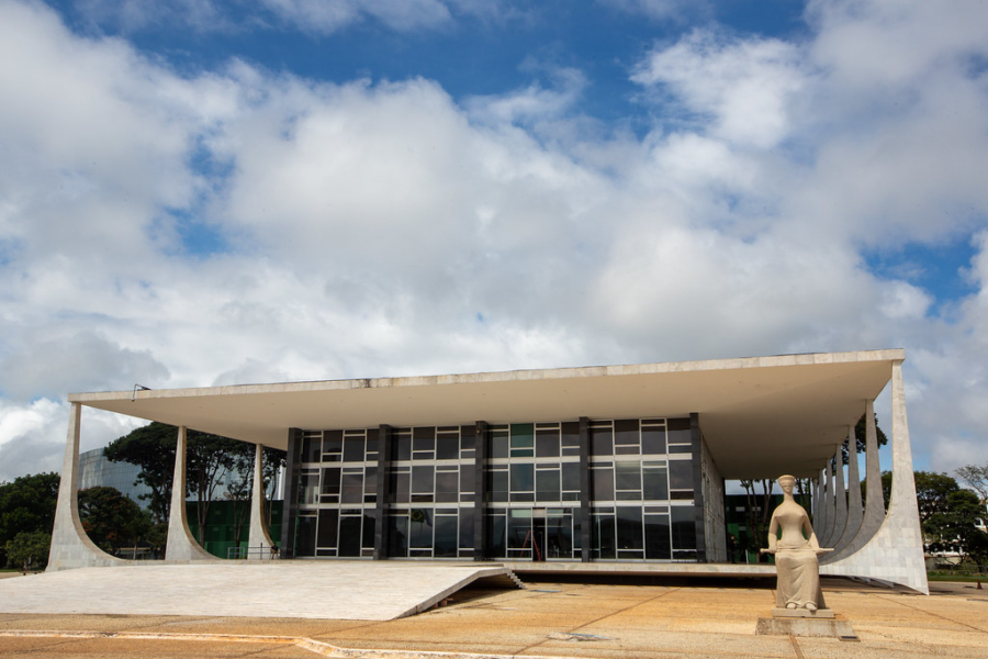 Maioria do STF mantém Moraes, Dino e Zanin em julgamento de Bolsonaro